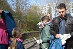 Auch-die-Kinder-sind-dabei-aktiv